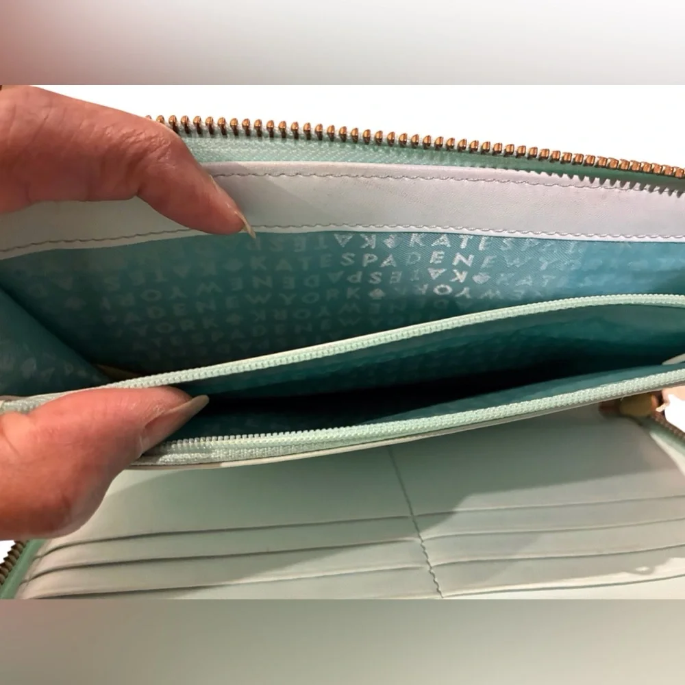 Kate Spade New York "Out of Office" wallet, - Picture 4 of 12